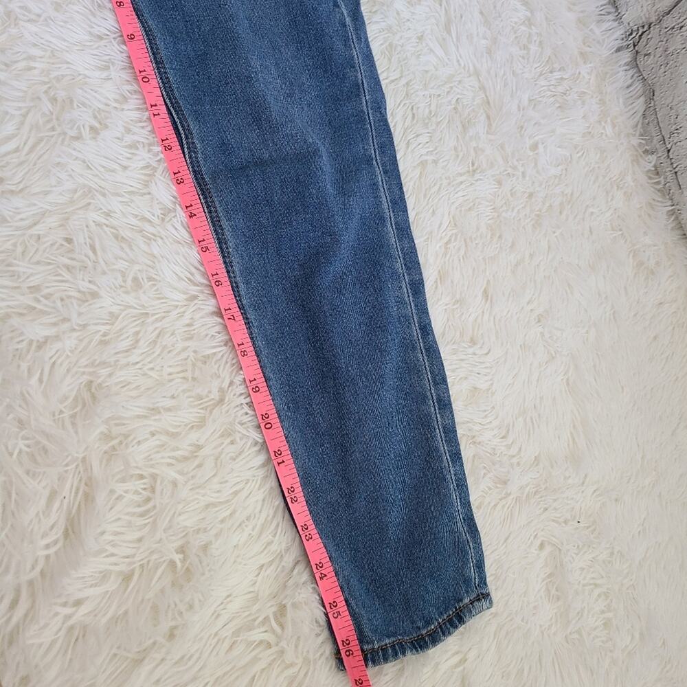 American Eagle 2 Tone High Waisted Mom Jeans Size 4 - Picture 12 of 14
